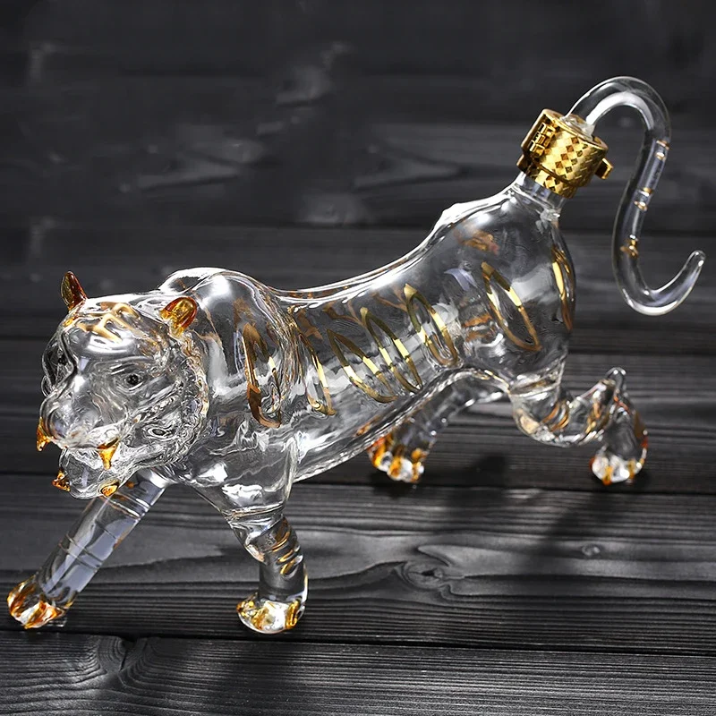 Wine Beer Spirits - Guapo animal en forma de tigre